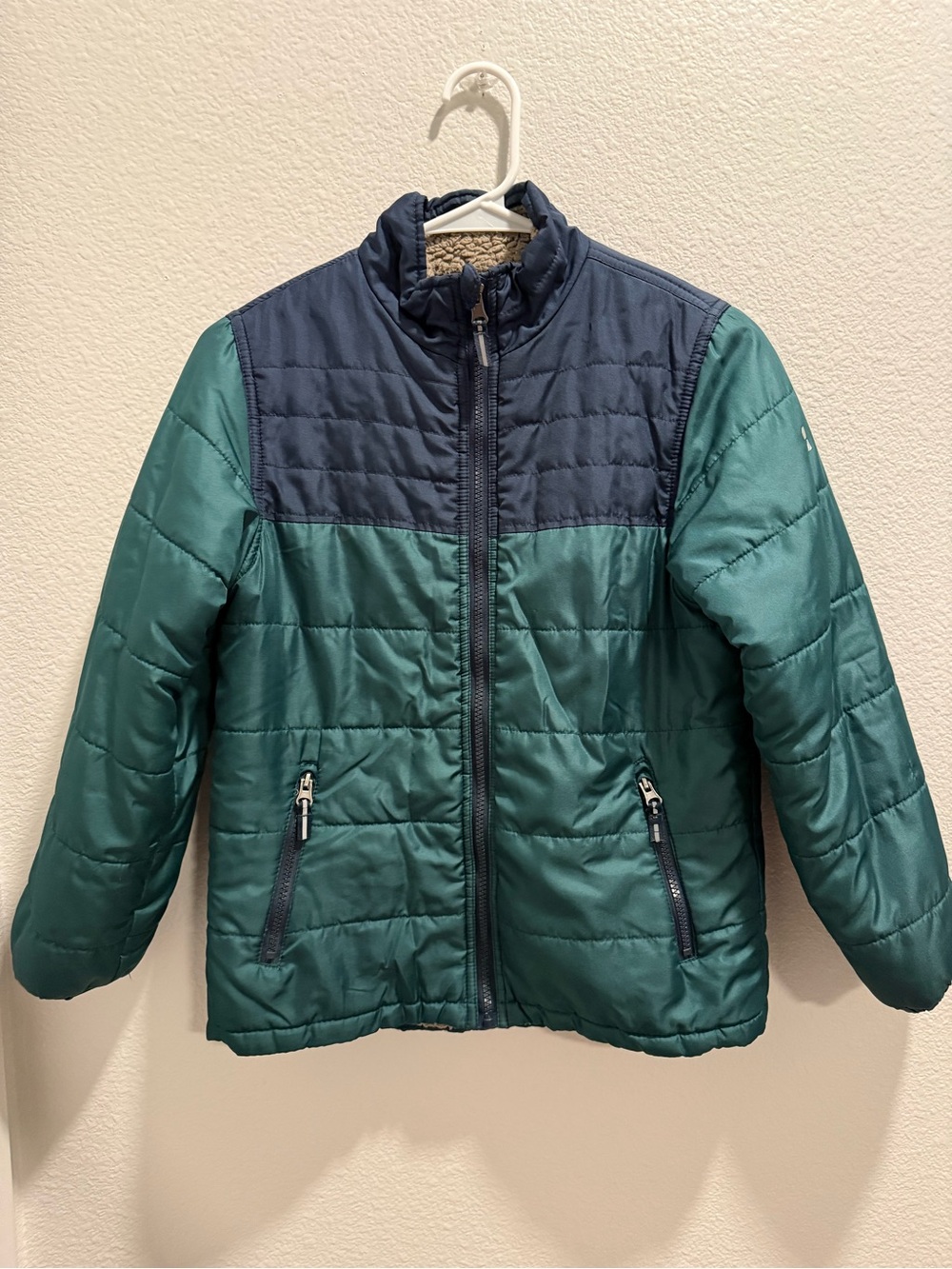 Reversible kids jacket. Two-Tone sherpa jacket